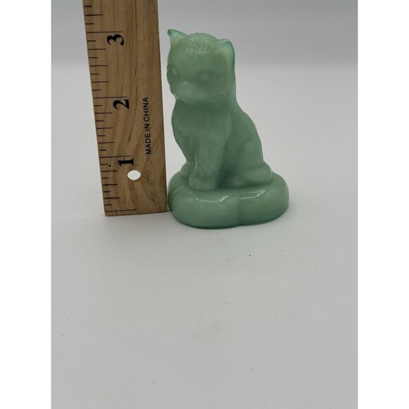 Vintage Boyd Glass “Miss Cotton” Kitten on a Pillow – Jadeite Green – 1980s - Picture 9 of 10